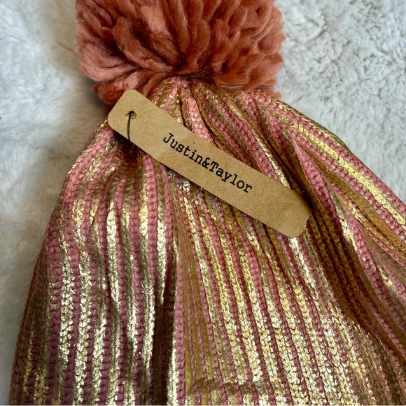 NWT Gold Painted Pink Toque with Pom Pom - Picture 8 of 9